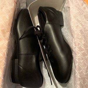 Capezio Fluid Style Tap Shoe, New, Fits a Size 4